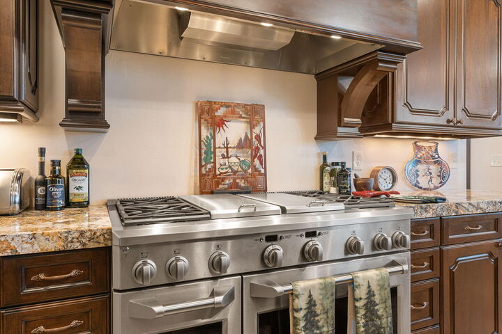 Property Photo:  1297 E 600 S  UT 84757