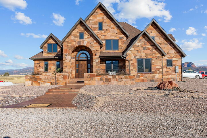 Property Photo:  1297 E 600 S  UT 84757 