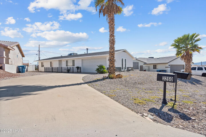 Property Photo: 3260 Silverspoon Dr AZ 86406