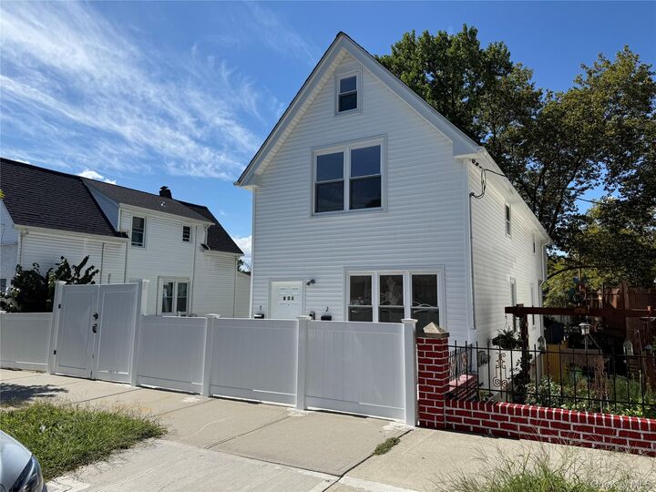 831 Swinton Avenue  Bronx NY 10465 photo