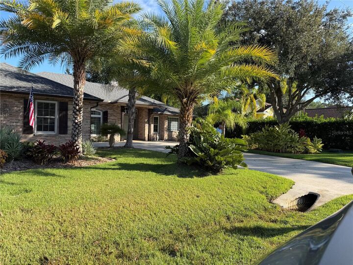 Property Photo: 10 Essington Lane FL 32164