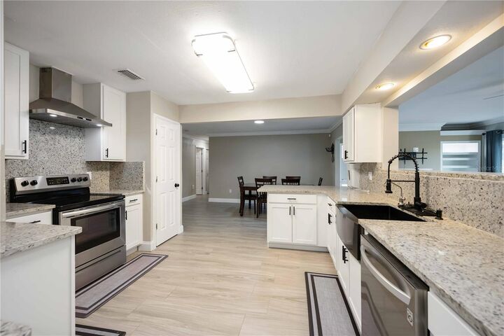 Property Photo:  4413 McKibben Drive  FL 34287 