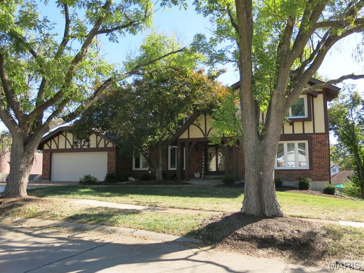 Property Photo: 12848 Haverton Drive MO 63141