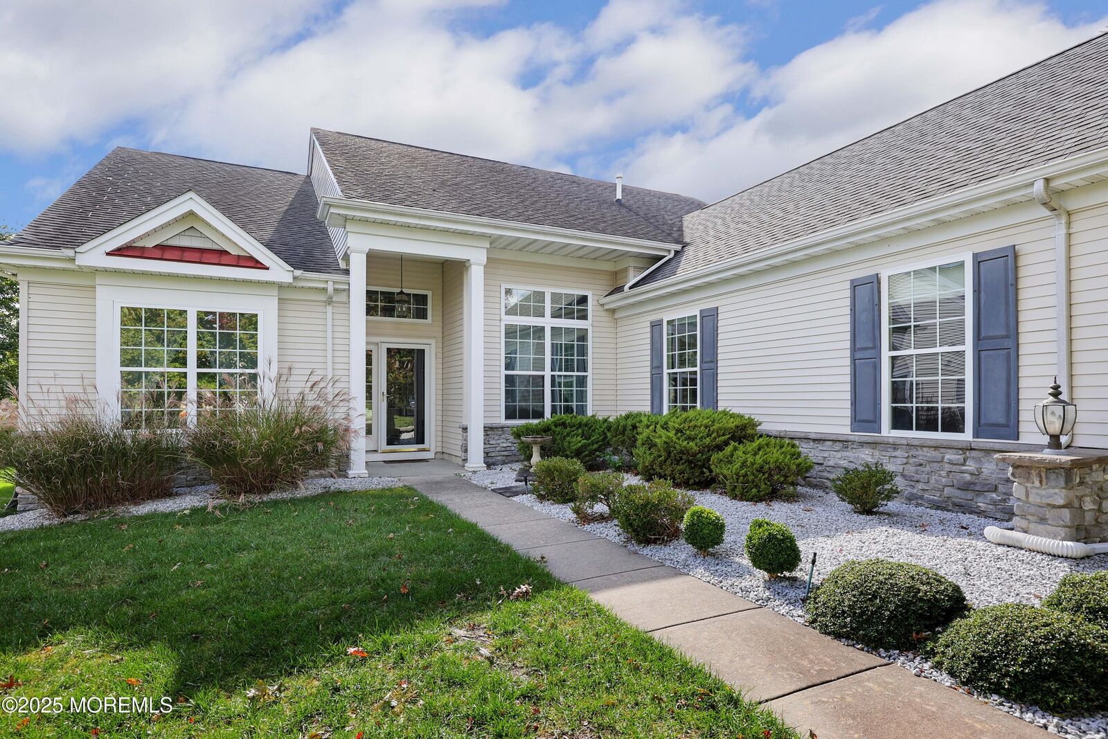 Property Photo:  28 Passage Lane  NJ 08005 