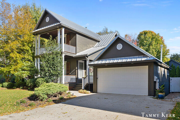 Property Photo:  1021 Holland Street  MI 49453