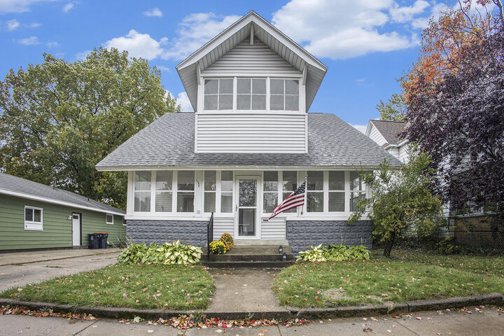 Property Photo:  112 E 24th Street  MI 49423 