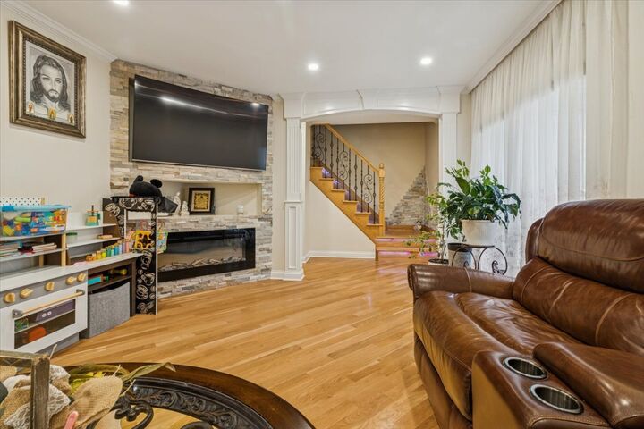 Property Photo:  705 Lakeside Cir Drive  IL 60090