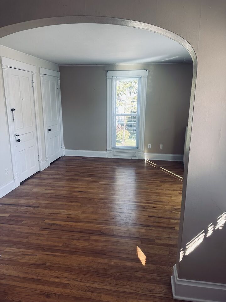 Property Photo: 330 W Sycamore Street W 2E IL 60178