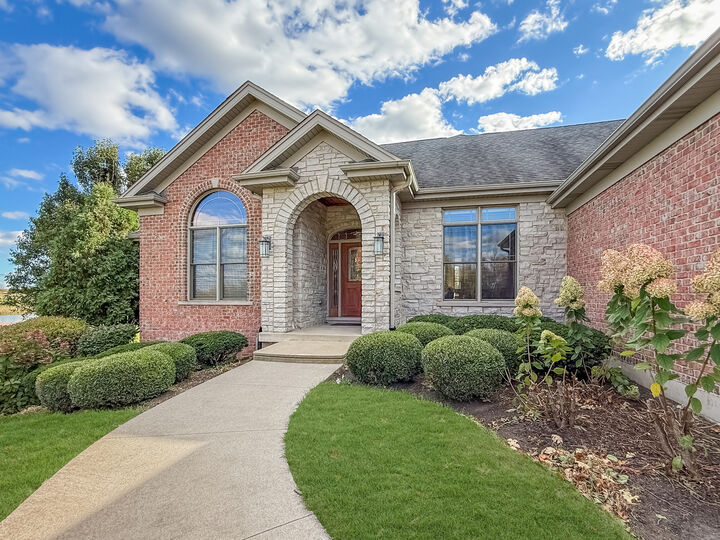 Property Photo: 17807 Saint Andrews Drive IL 60152