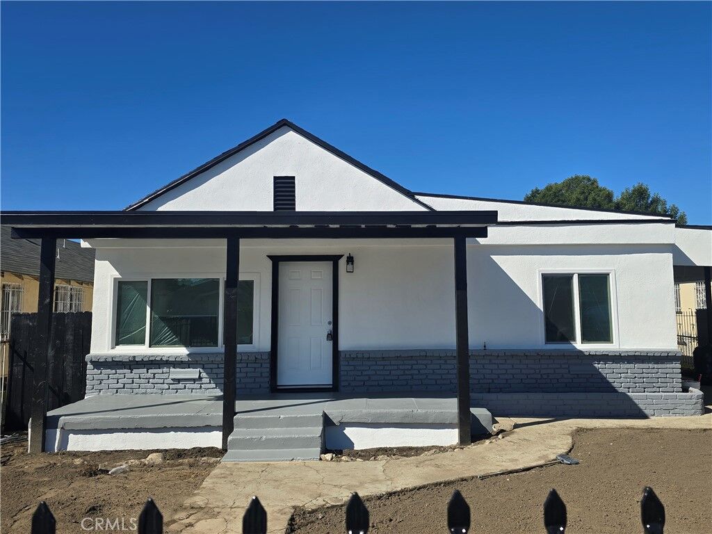 Property Photo: 10607 Anzac CA 90002