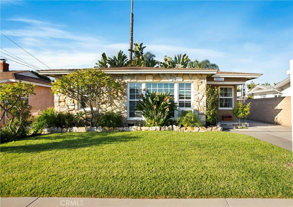 Property Photo:  9253 Rose Street  CA 90706 