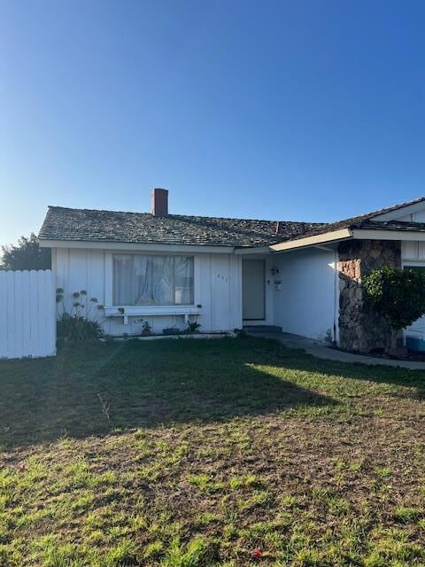 Property Photo:  451 La Jolla Way  CA 93901