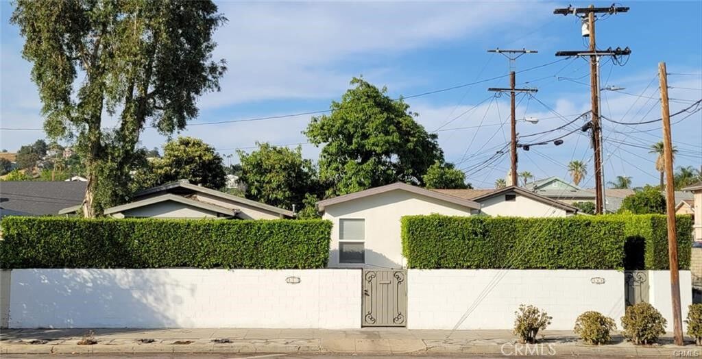 Property Photo:  551 W Avenue 26  CA 90065 