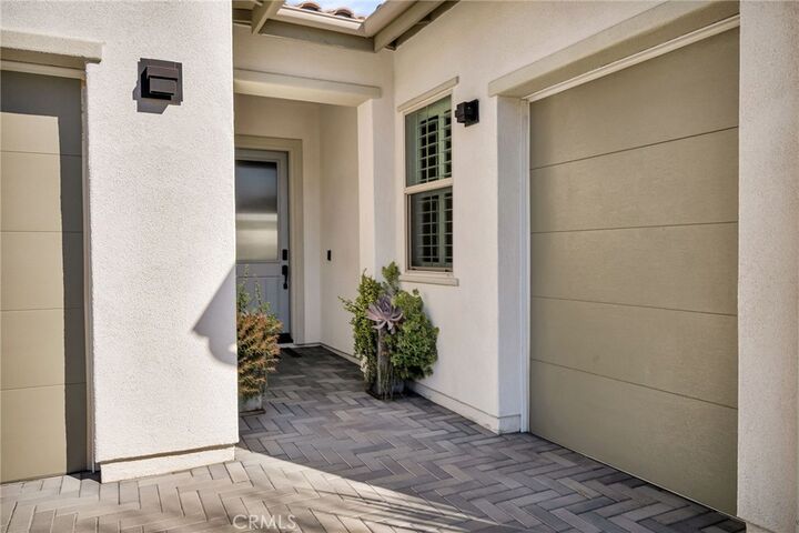 Property Photo: 11686 Oakton Way CA 92883