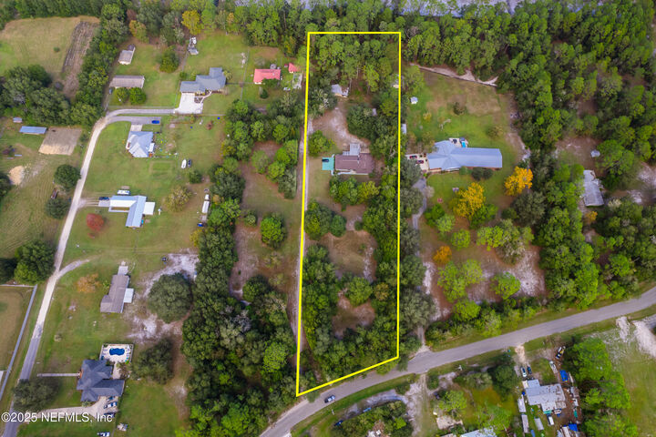 Property Photo: 229 Davis Lake Road FL 32177