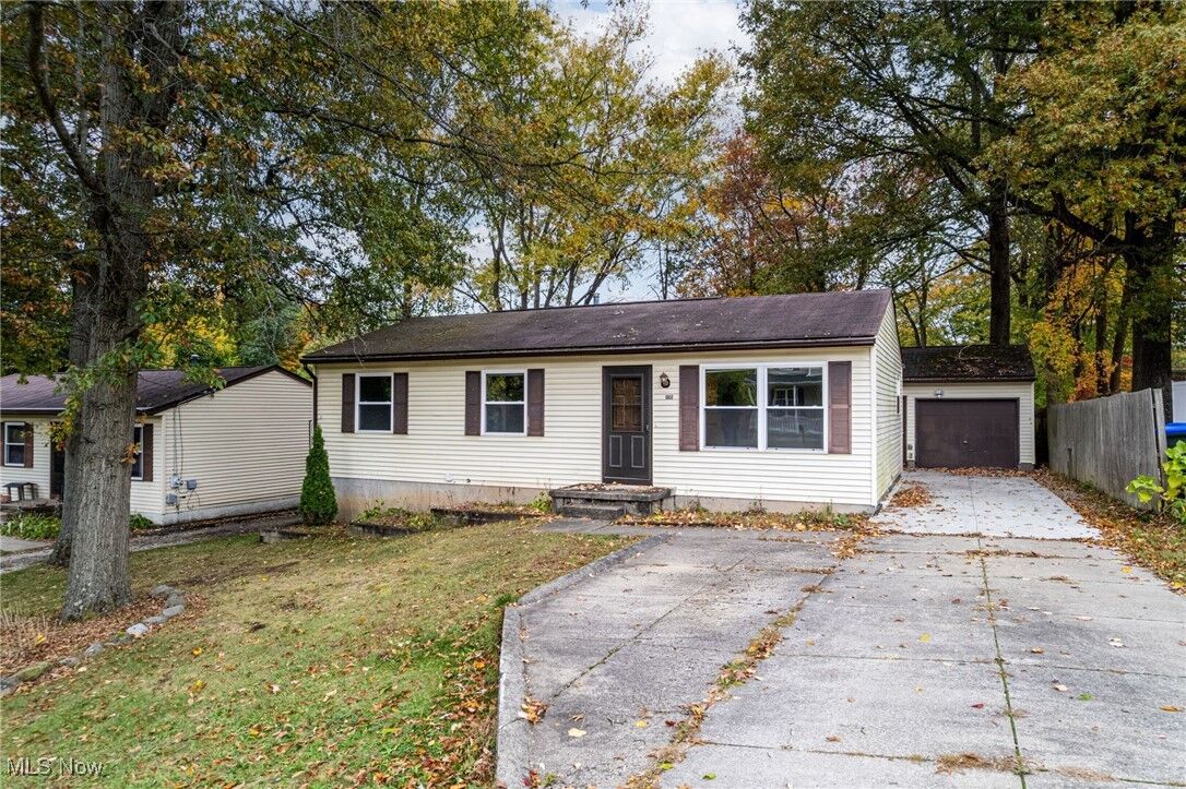 Property Photo:  1860 Sequoia Street  OH 44221