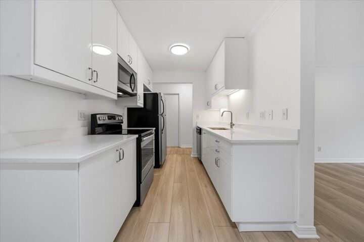 Property Photo: 821 Douglas Avenue 104 MN 55403