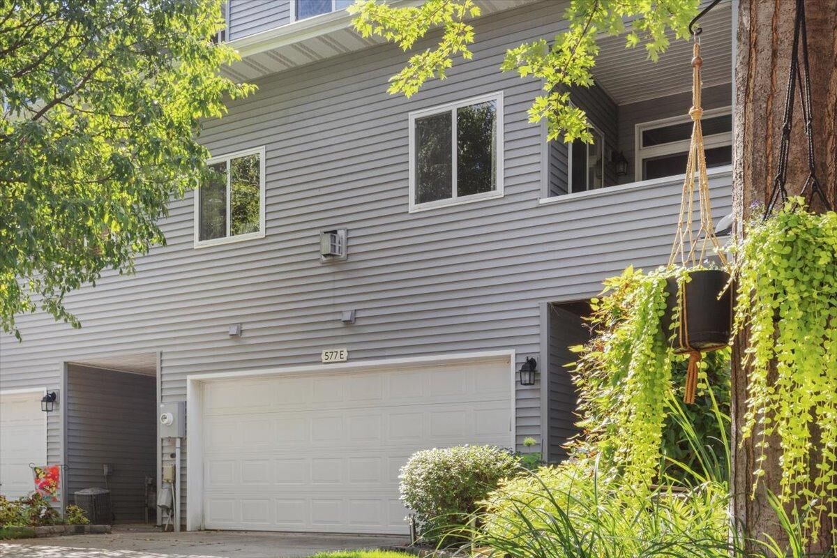 Property Photo:  577 Woodduck Drive  MN 55125 
