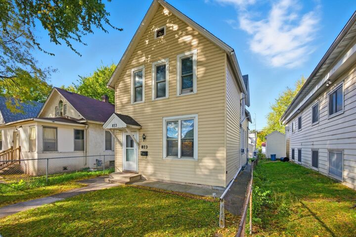 Property Photo:  873 Sherburne Avenue  MN 55104