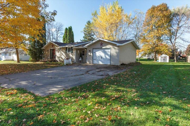 Property Photo:  551 Oak Street  WI 54028