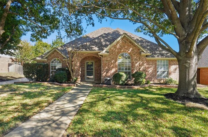 Photo de la propriété:  7716 Bridlewood Court  TX 76182 