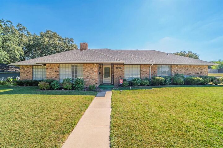 Photo de la propriété:  1313 York Drive  TX 76134
