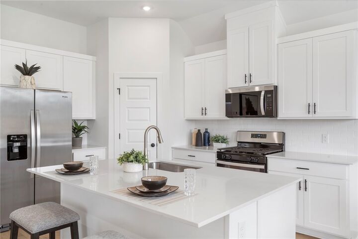 Property Photo: 418 W Taverner Xing AR 72730