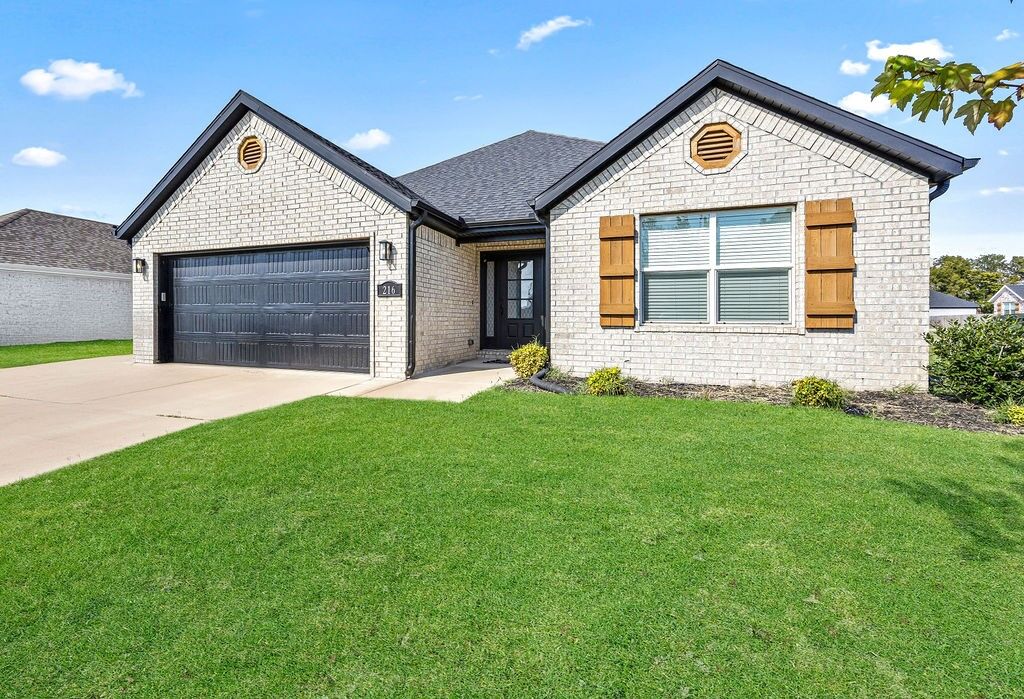 Property Photo: 216 Idaho Avenue AR 72730