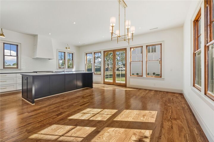 Property Photo:  1022 NW A Street  AR 72712