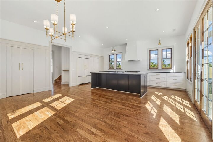 Property Photo:  1022 NW A Street  AR 72712 