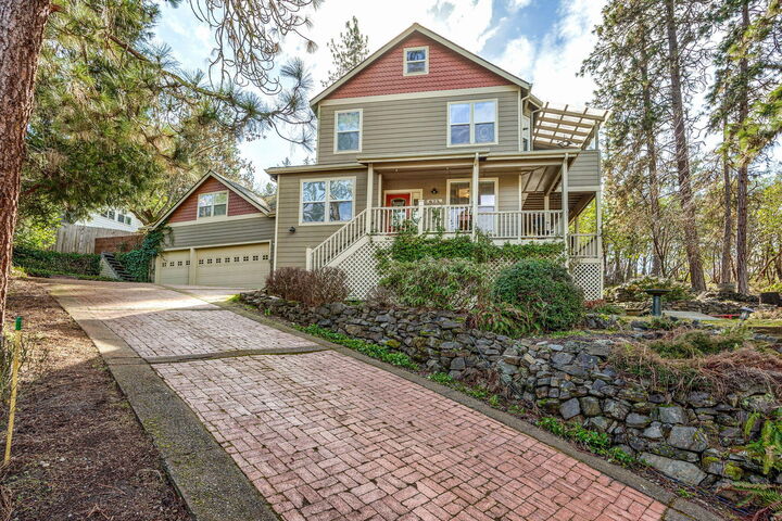 675 S 4th Street  Jacksonville OR 97530 photo