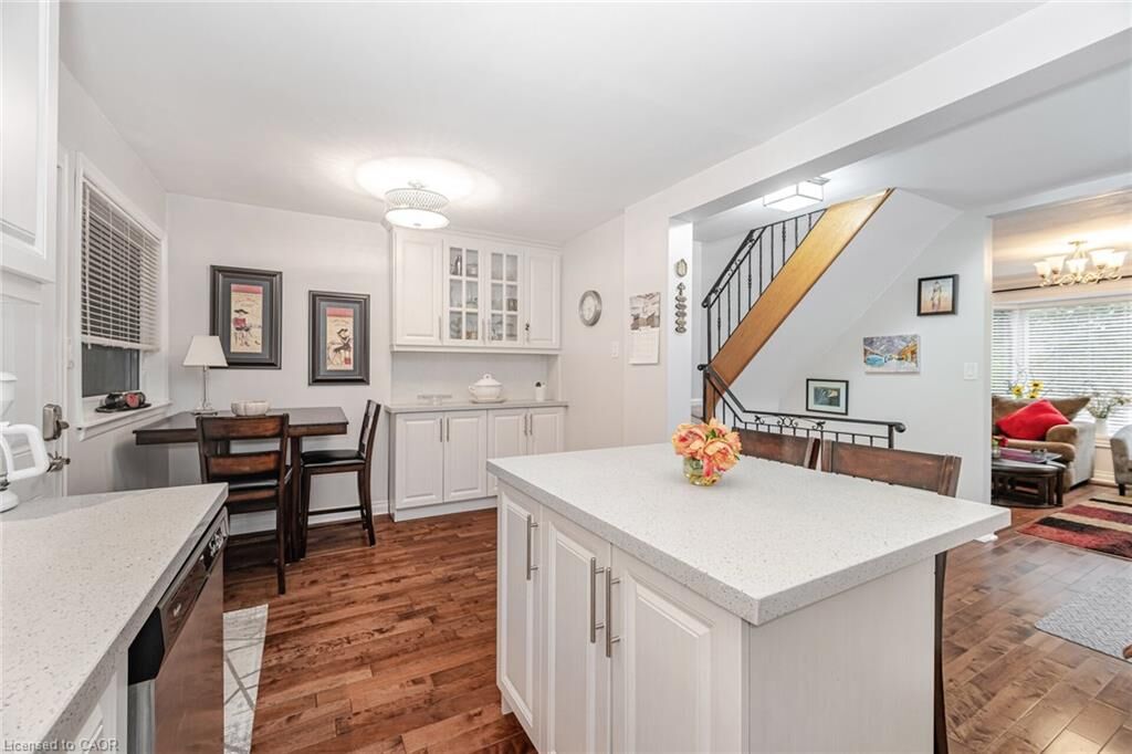 Property Photo:  2259 Wiseman Court  ON L5J 1P4 