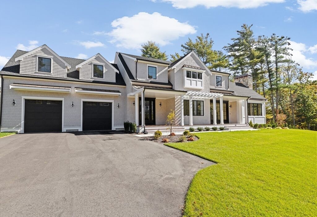 Property Photo:  10 Hawthorn  MA 02332 