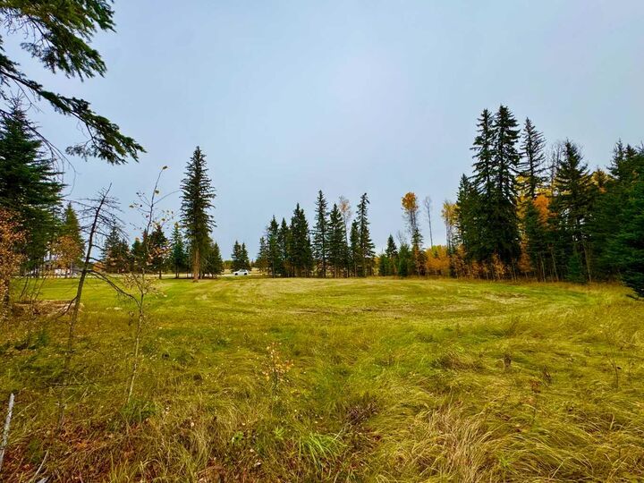 Property Photo: 103 Meadow Ponds Drive AB T4T 1A7