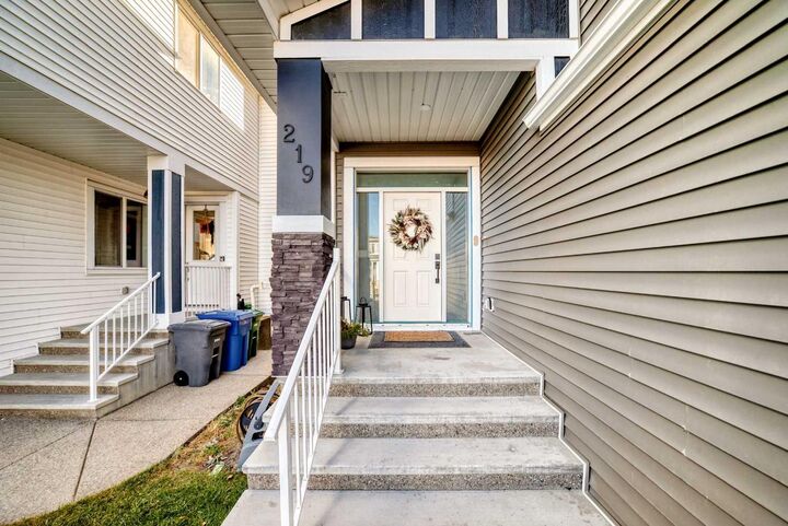 Property Photo:  219 Chelsea Heath  AB T1X 2N5