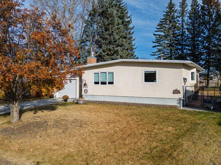 4413 Embury Crescent  Red Deer AB T4N 2S9 photo