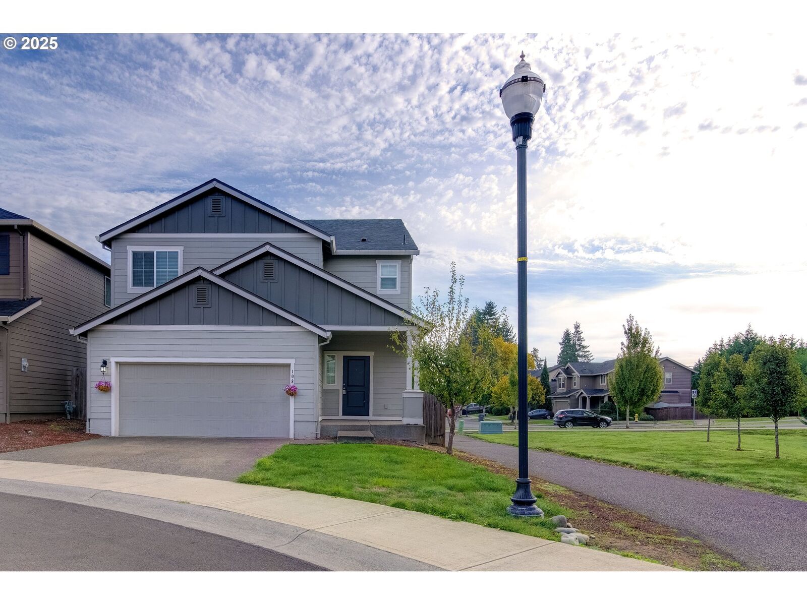 Property Photo:  108 N 34th Ct  WA 98642