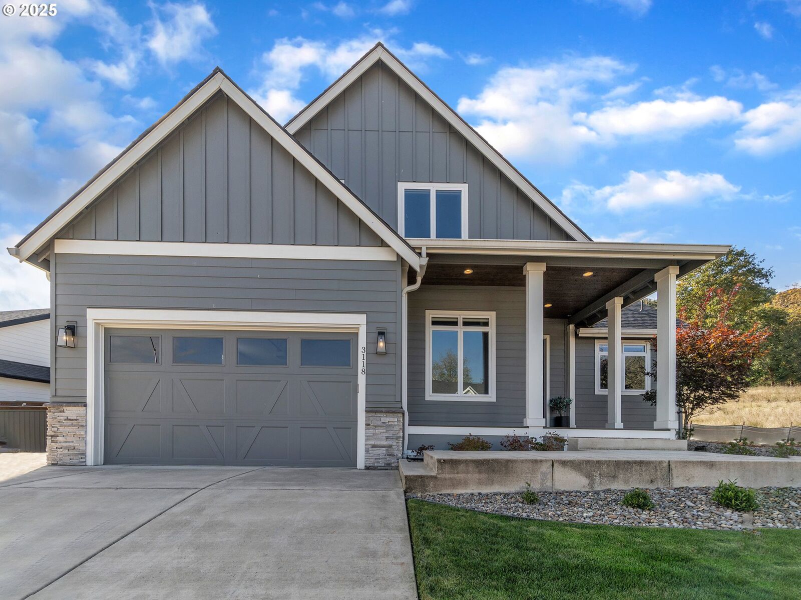 Property Photo:  3118 SW 2nd St  OR 97128