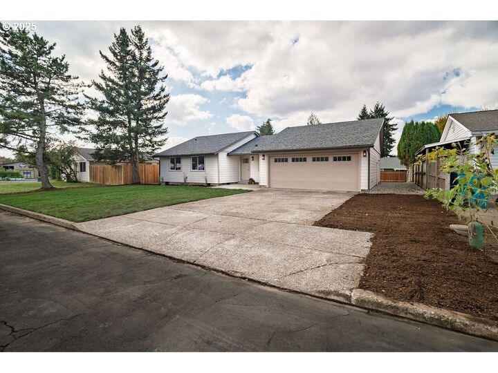 Property Photo: 404 SE 150th Ct WA 98684