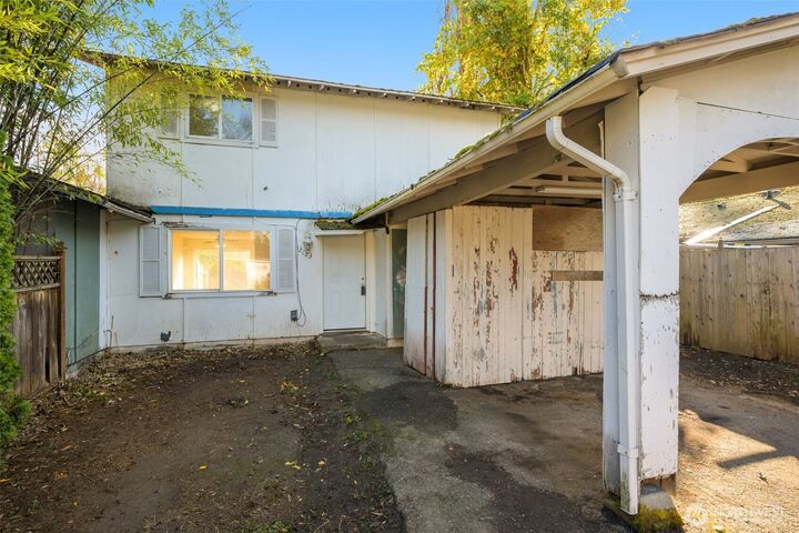 Property Photo: 12123 SE 319th Place WA 98092