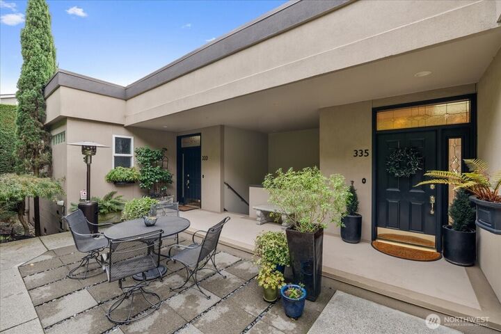 Property Photo:  335  4th Avenue S  WA 98033