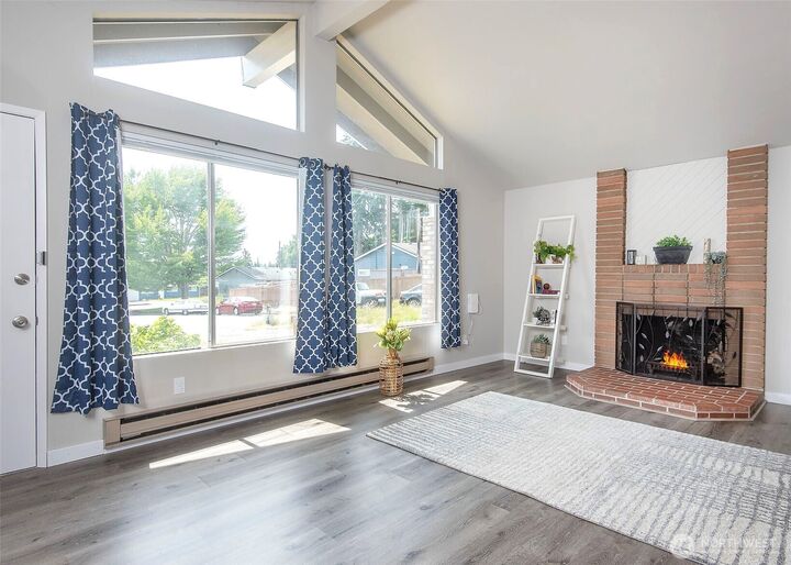 Property Photo:  9610  Belmont Drive  WA 98208