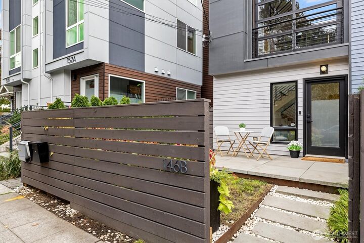 Property Photo:  146  21st Avenue E B  WA 98112 