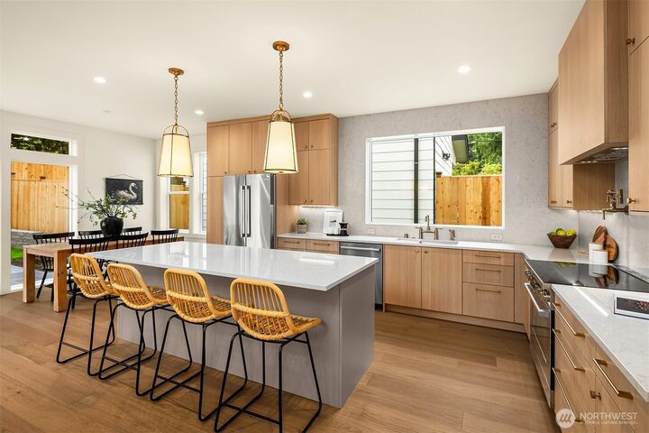Property Photo:  3003 NE 88th Street  WA 98115