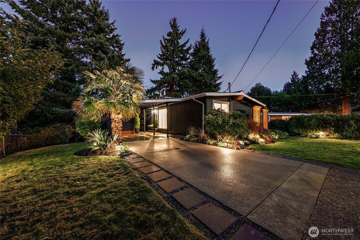 Property Photo:  11414  34th Avenue SW  WA 98146