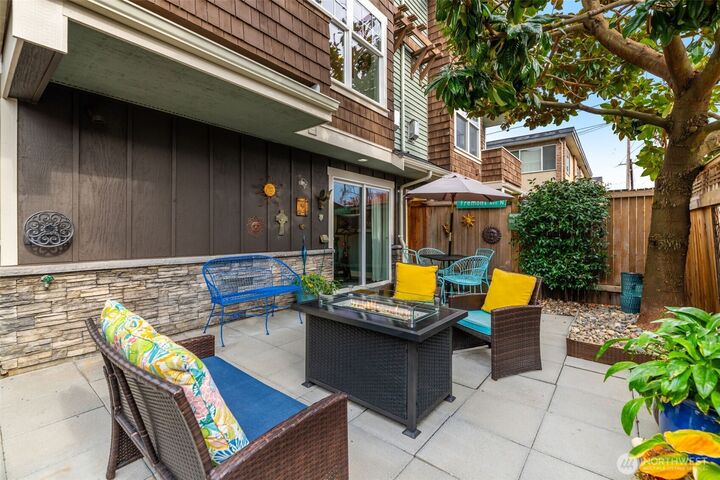 Property Photo: 616 N 45th Street A WA 98103