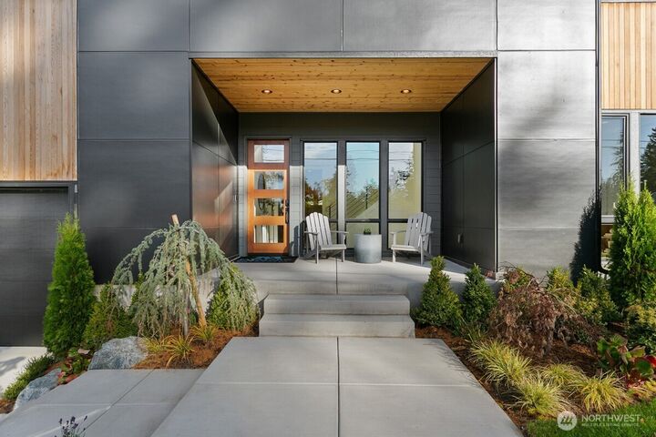 Property Photo:  1004  166th Place NE  WA 98008 