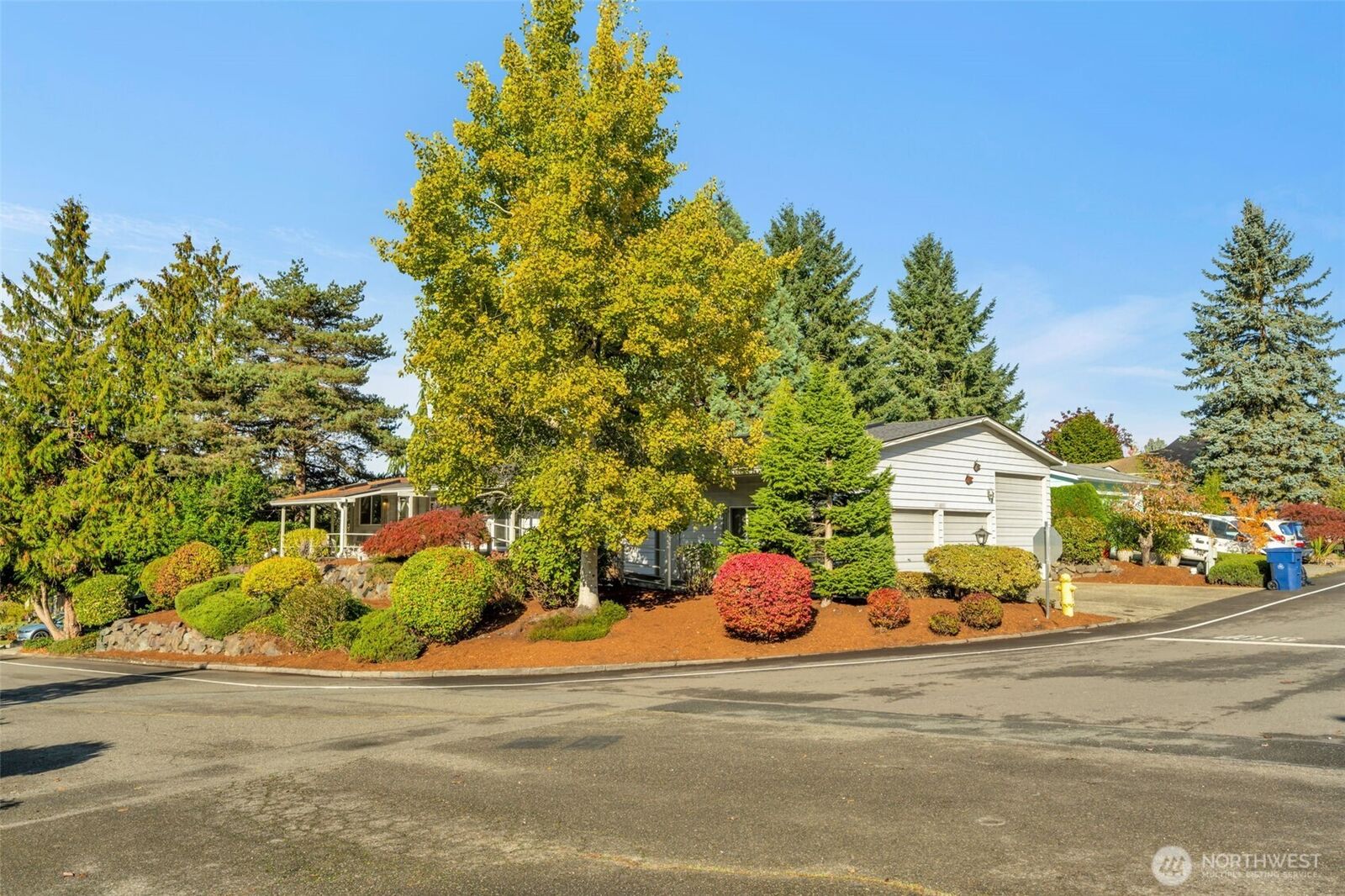 Property Photo:  23916  7th Place W  WA 98021