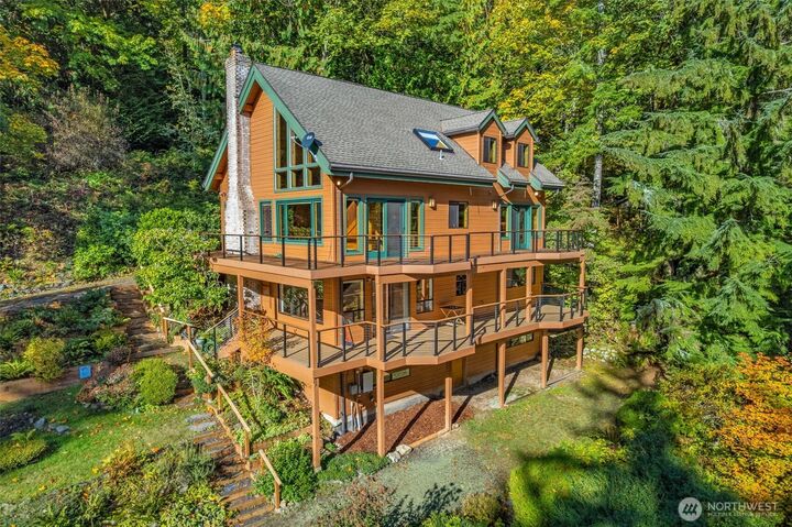 Property Photo:  28806 SE 61st  WA 98027 