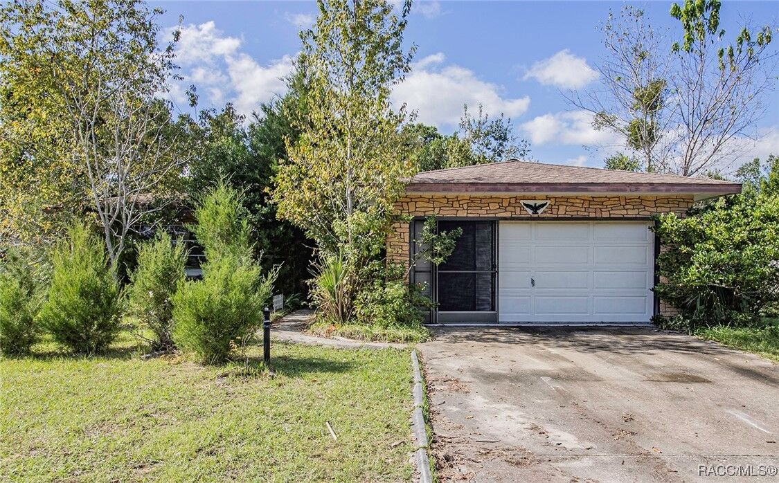 Property Photo:  409 Poinsettia Avenue  FL 34452 